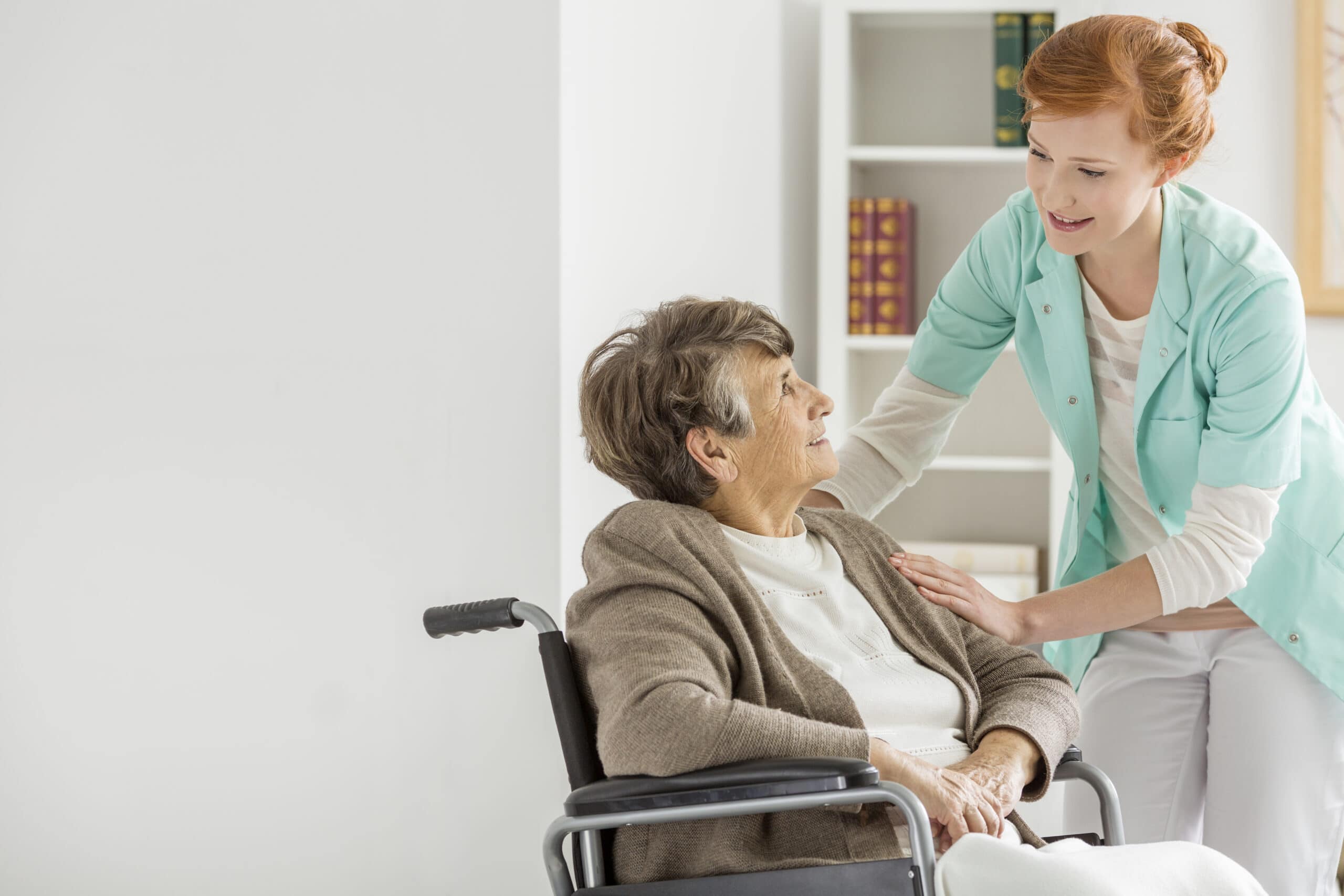 You are currently viewing 6 Reasons Why You Should Hire a Professional In-Home Caregiver